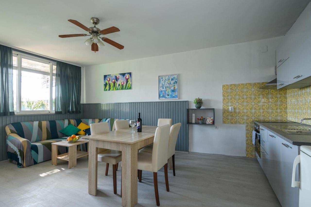 Rosehip Apartment