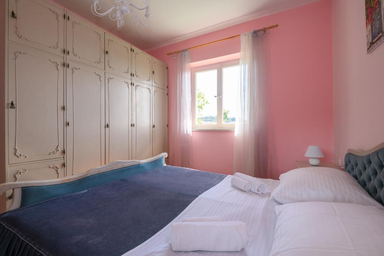Rosehip Apartment