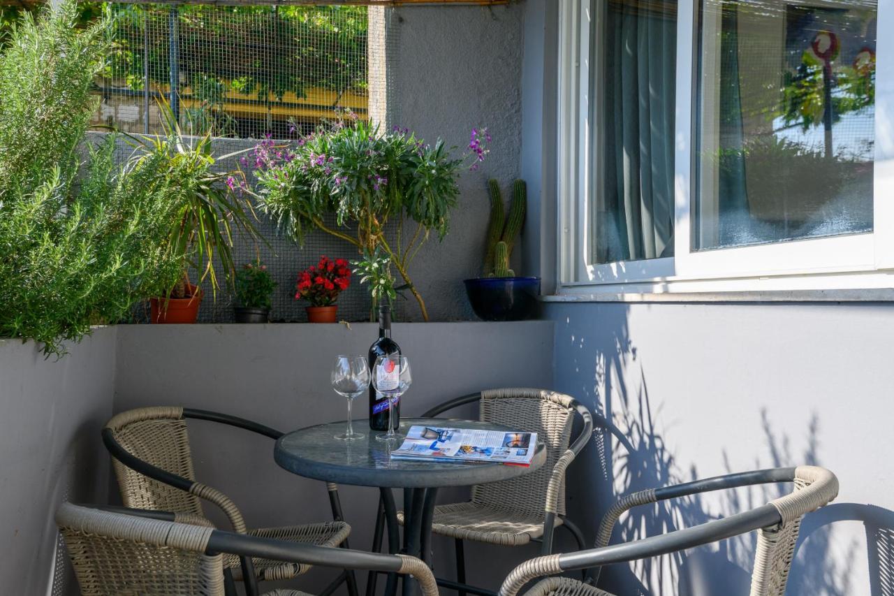 Rosehip Apartment